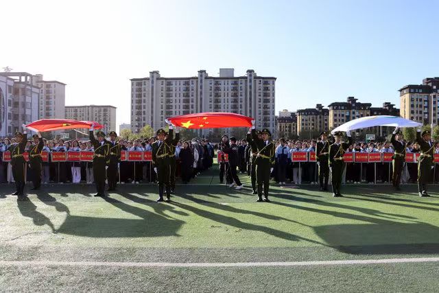 鲁山县育英高级中学第二届体育艺术节盛大开幕(图5)