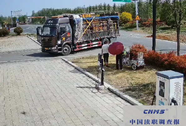 宜阳县赵保派出所：深耕“服务警务”，因“蜂”而起，因“警”而除！(图1)