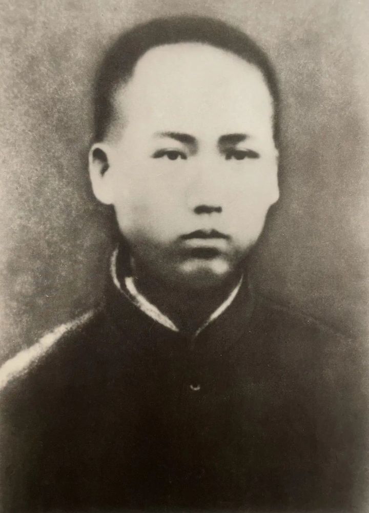 一起缅怀伟人!纪念毛主席逝世50周年(图1) 一起缅怀伟人!纪念毛主席逝世50周年(图1)