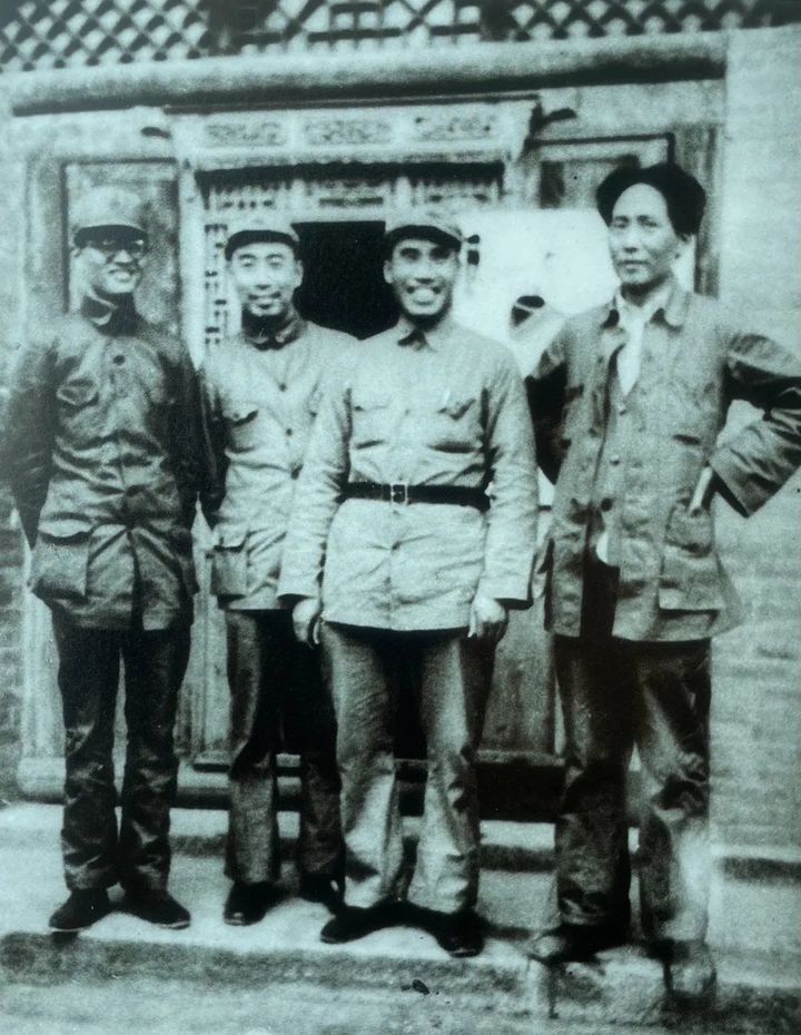 一起缅怀伟人!纪念毛主席逝世50周年(图3) 一起缅怀伟人!纪念毛主席逝世50周年(图3)